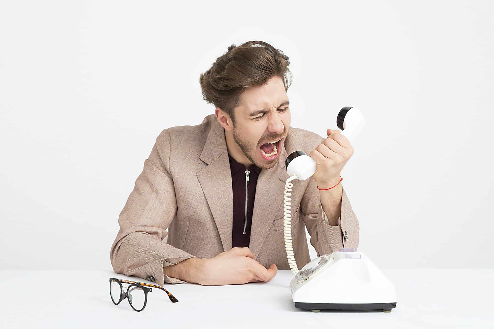 Come difendersi dal telemarketing aggressivo Come difendersi dal telemarketing aggressivo